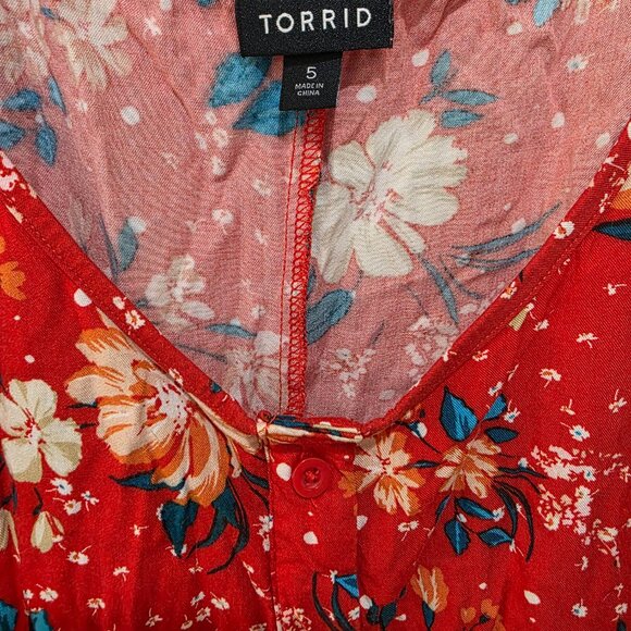 Torrid Women’s 5X Red Floral Tank Top Blouse Sleeveless Button Front Lightweight - Picture 3 of 11